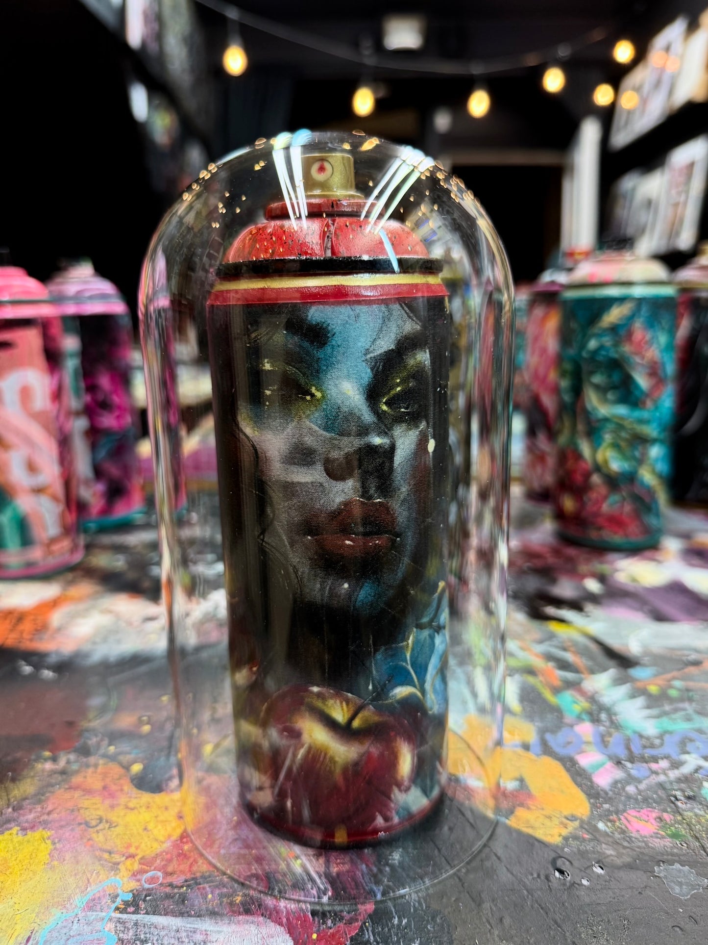 Bombe aérosol Blanche-Neige noir